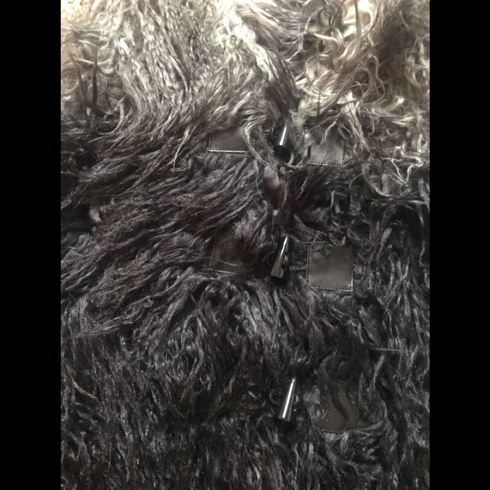 Coco Colette | faux fur vest - Picture 3 of 5